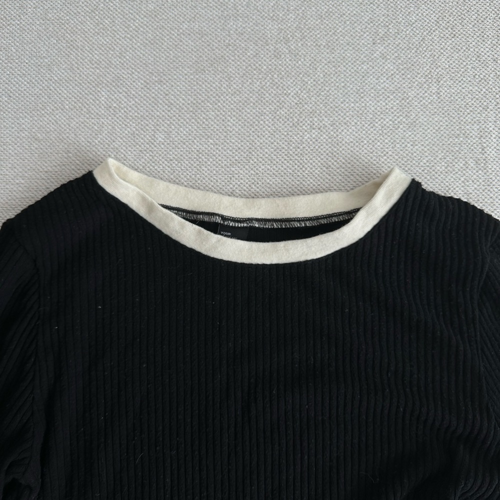 Black Ribbed Long Sleeve - Picture 3 of 3